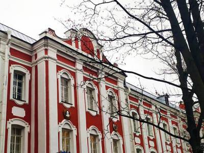 Владимир Путин - В СПбГУ пообещали помочь с переводом в вуз российским студентам, которые будут испытывать трудности с продолжением обучения за рубежом - rosbalt.ru - Россия - США - Украина - Англия - Санкт-Петербург - Япония - Канада