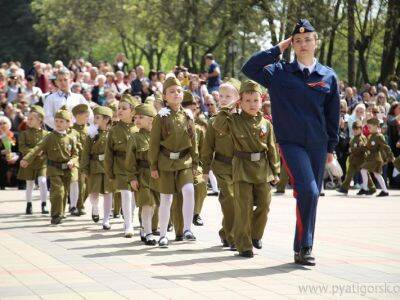 В школы России поступают материалы, где война с Украиной называется "самозащитой" и "миротворческой операцией" - kasparov.ru - Россия - Украина - Московская обл. - Калужская обл. - Томская обл.