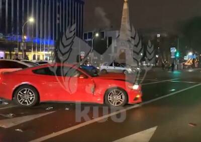 Ford Mustang - Ford - В Краснодаре гаишнику оторвало ногу после наезда Ford Mustang - ya62.ru - Краснодар - Краснодар
