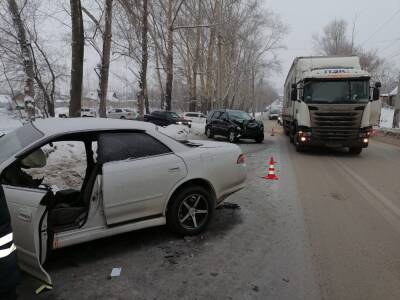 Mark Ii II (Ii) - Mercedes Benz - 24-летний парень погиб в столкновении Mark II и Mercedes-Benz в Новосибирске - runews24.ru - Новосибирск