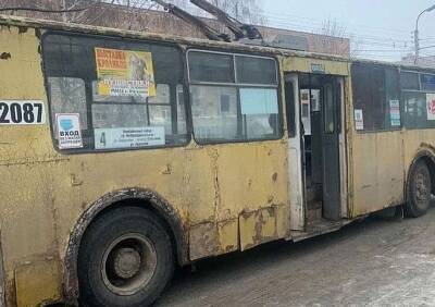 Миллионный паблик опубликовал фотографии разваливающегося рязанского троллейбуса - ya62.ru - Рязань