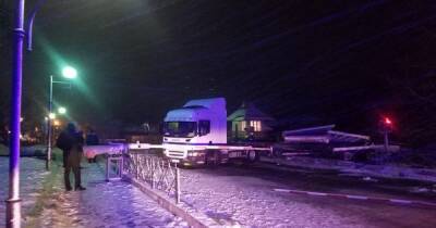 Под Ровно столкнулись пассажирский поезд и грузовик, есть пострадавший (ФОТО) - dsnews.ua - Украина - Киев - Днепр - Ивано-Франковск - Дубно