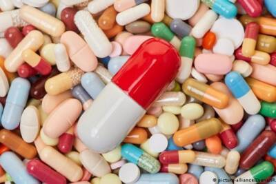 Анастасий Маркин - В ЕС первая страна начинает применять таблетки Pfizer от коронавируса - rupor.info - Франция