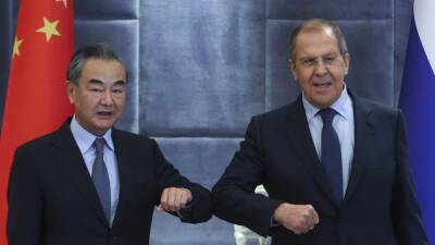 Владимир Путин - Сергей Лавров - Ван И. - В МИД Китая заявили о поддержке России по вопросу обсуждения гарантий безопасности - russian.rt.com - Москва - Россия - Китай - США