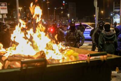«Дети холмов» блокируют въезд в Иерусалим, шестеро задержаны - news.israelinfo.co.il - Иерусалим