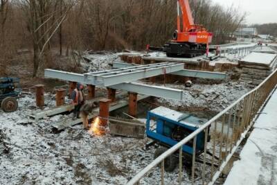 В Курской области мост через реку Крупка планируют достроить в ноябре 2022 года - chr.mk.ru - Курская обл.