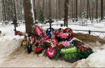 Прошли похороны утонувшей в проруби женщины 1 февраля 2022 года, как родственники прощались с погибшей - pravda-tv.ru - Ленинградская обл. - Санкт-Петербург - р-н Всеволожский
