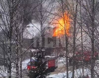 Деревянный дом загорелся в Семеновском районе - vgoroden.ru - Нижний Новгород