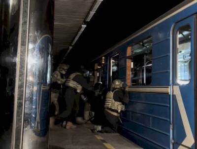 Бойцы «Альфа» штурмом брали метро в Екатеринбурге - vpk-news.ru - Екатеринбург