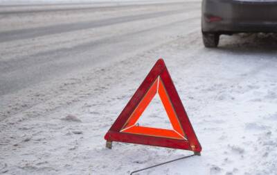 В Тереньгульском районе иномарка влетела в снежный вал. Пострадали два человека - ulpravda.ru - Ульяновск - Ульяновская - район Тереньгульский