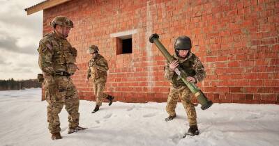 Украинские бойцы из зоны ООС начали изучать американские гранатометы SMAW-D (фото) - focus.ua - США - Украина