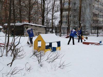 Игорь Ляхов - «Одуванчик» очистили от снега. В детском садике Смоленска провели субботник - rabochy-put.ru - Россия - Смоленск