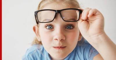 Качество зрения: как сохранить здоровье глаз ребенка с началом учебы - profile.ru