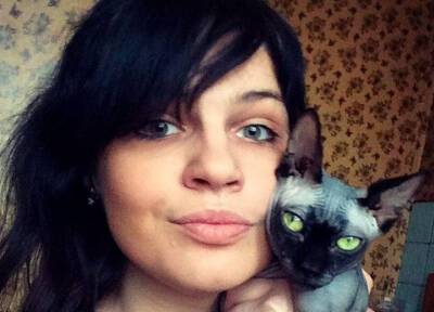 Молодая москвичка напала с ножом на свекра, который выкинул в окно ее кота - province.ru