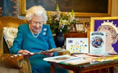 Елизавета II - Букингемский дворец показал фото в честь 70-летия правления Елизаветы II - enovosty.com