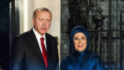 Тайип Эрдоган - Эмина Эрдоган - Фахреттин Коджа - Минздрав Турции оценил состояние президента Эрдогана - vesti.ru - Турция - Twitter
