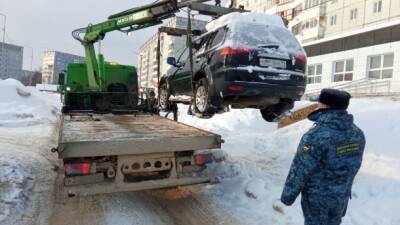 Приставы Сыктывкара арестовали у должника Mitsubishi Pajero - bnkomi.ru - респ. Коми - Сыктывкар