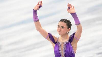 Наталья Непряева - Камила Валиева - Украинские фигуристы не встали поаплодировать Валиевой после выступления - iz.ru - Норвегия - Россия - США - Украина - Израиль - Франция - Пекин