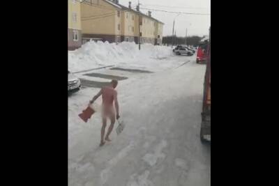 На Сахалине голый мужчина пробежался по улице и шокировал прохожих - 7info.ru - Сахалин
