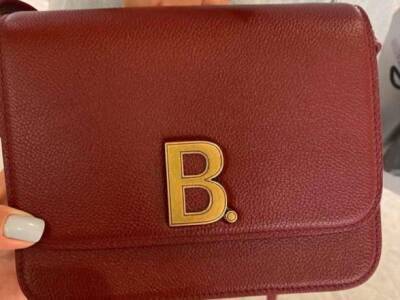 В лондонском секонд-хенде продали сумку Balenciaga, которую забыла посетительница - unn.com.ua - Украина - Киев - Лондон - Лондон