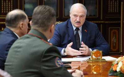 Александр Лукашенко - Лукашенко предложил вооружить часть сотрудников МЧС республики - topwar.ru - Белоруссия - Минск