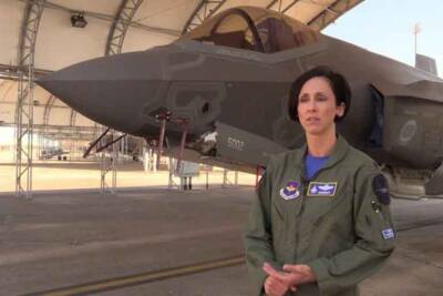 В первом вылете женщина-пилот истребителя F-35 ВМС США потеряла свой самолет (видео) - free-news.su - США