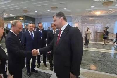 Владимир Путин - Петр Порошенко - Эммануэль Макрон - Путин: Москва готова предоставить убежище Порошенко, который под следствием - mk.ru - Москва - Россия - Украина - Франция