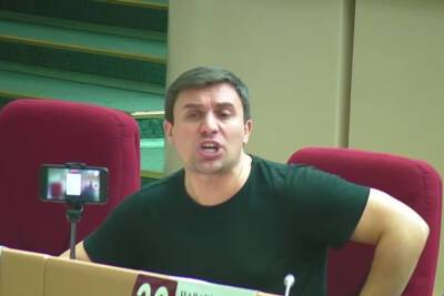 Николай Бондаренко - Саратовский депутат Николай Бондаренко жалуется на обрушившуюся на него масштабную волну репрессий - saratov.mk.ru - Россия - Саратов
