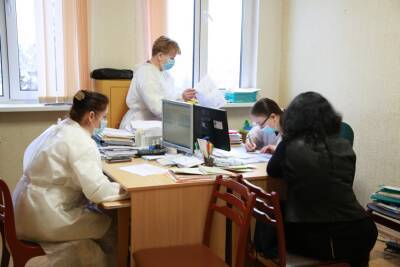 На вызовах и в колл-центрах. Как гродненские студенты-медики помогают врачам в период подъема ОРИ - grodnonews.by - Белоруссия - Гродно