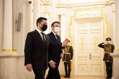 Владимир Зеленский - Владимир Путин - Катера, локомотивы и пожарные машины: о чем договорились Зеленский и Макрон - mk.ru - Москва - Россия - Украина - Киев - Франция - Париж