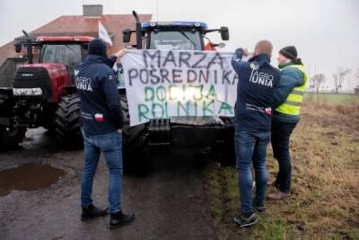 «Молча умирать не будем!»: польские фермеры массово перекрывают дороги - eadaily.com - Россия
