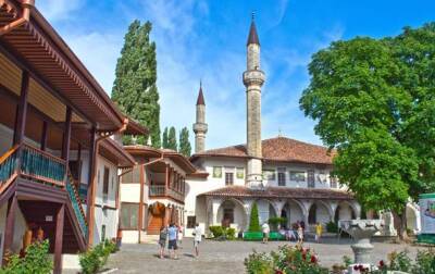 В Крыму треснула стена Ханского дворца - korrespondent.net - Украина - Крым - Крым - Реконструкция