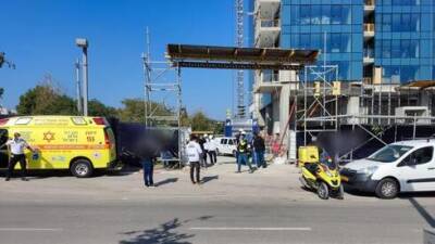 Двое рабочих сорвались с 40-го этажа строящейся башни в Тель-Авиве и погибли - vesty.co.il - Израиль - Тель-Авив - Восточный Иерусалим - Скончался