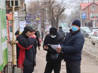 В Херсоне оштрафовали дедушку за продажу яблок. В Сети прокатилась волна возмущений - enovosty.com - Херсон - Херсон