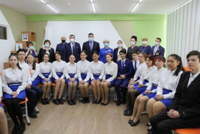 Руслан Болотов - Мэр Иркутска Болотов посетил открытый урок в школе №40 - runews24.ru - Иркутск