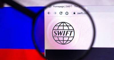 Отключение от SWIFT сочли ключом к дедолларизации России и Китая - ren.tv - Москва - Россия - Китай - США - Италия - Пекин - county Swift - Запад