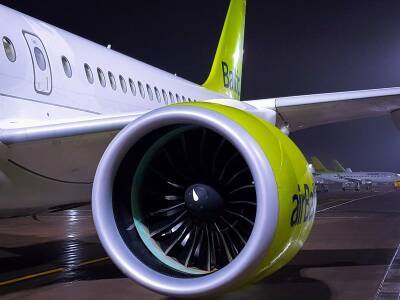 airBaltic приостанавливает полеты в РФ до конца мая - obzor.lt - Россия - Украина - Латвия