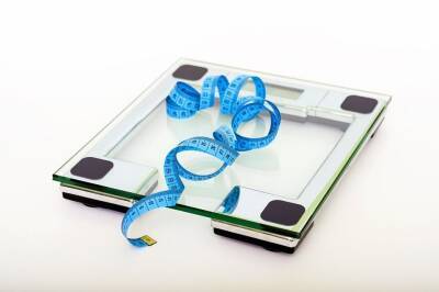Зарубежный диетолог указала на незаметно накапливающие жир на животе продукты - news.vse42.ru