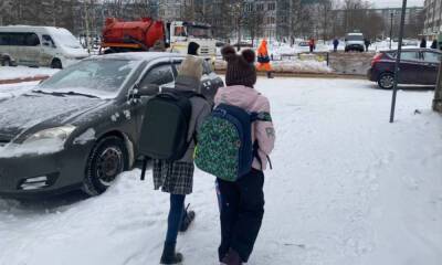 «Слышим вой голодных детей со школ»: в Петрозаводске перестали работать детские банковские карты - gubdaily.ru - Петрозаводск