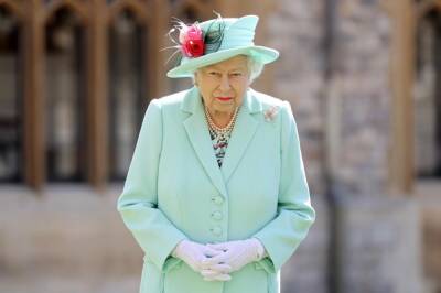 Елизавета II - принц Чарльз - Елизавета Королева - принц Эндрю - герцогиня Камилла - принцесса Евгения - Почему королева Елизавета II навсегда покинула Букингемский дворец, кто займет ее трон - pravda-tv.ru - Англия