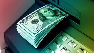 ЦБ запретил банкам брать комиссию за снятие со счета наличной валюты - bloknot.ru - Россия - США