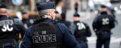 Жеральд Дарманен - Во Франции - Вооруженный ножом мужчина напал на полицейских во Франции - runews24.ru - Франция