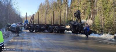 Разбившиеся в аварии грузовики перегородили трассу под Петрозаводском (ФОТО) - stolicaonego.ru - Петрозаводск - республика Карелия