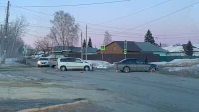 Две женщины и 10-месячный мальчик пострадали в ДТП с Mercedes - sib.fm - Новосибирск - Новосибирская обл. - район Октябрьский