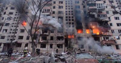 В Киеве на Оболони снаряд попал в девятиэтажку, на месте начался пожар - kp.ua - Украина - Киев - район Оболонский, Киев