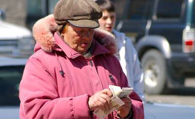 В 8 сферах трудоустройства в Карелии сократились зарплаты - gubdaily.ru - республика Карелия