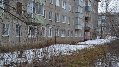 В Ряжске 23-летняя рязанка выпала из окна на пятом этаже - 7info.ru - Россия - Рязань - Ряжск