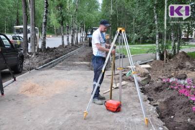 В Сыктывкаре по ул.Димитрова от ул.Морозова до ул.Старовского заменят тротуар и остановочные комплексы - komiinform.ru - Сыктывкар