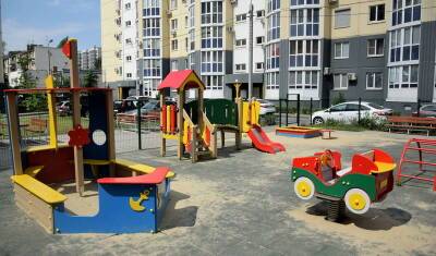В 2022 году в 55 тюменских дворах появятся детские и спортивные площадки - nashgorod.ru - Тюмень