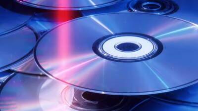 Музыка на CD возвращается. Впервые за 17 лет продажи компакт-дисков пошли резко вверх - cnews - США - Англия